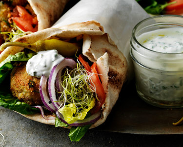 Falafel med myntadressing